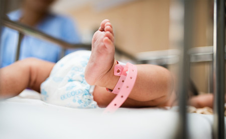 ¿Cómo lograr que los españoles tengan más hijos? Alargando los permisos, según los españoles