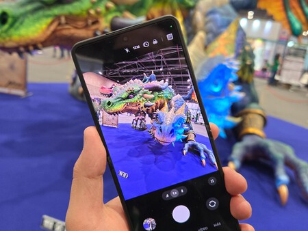 Galaxy Z Flip7 Sofa 5