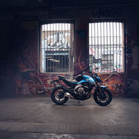 La CFMoto 650 NK se renueva con mejor equipamiento, estética más agresiva y el mismo planteamiento asequible