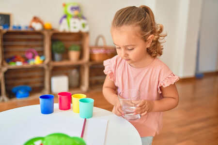 La curiosidad de los niños: así evoluciona en los primeros años y esto es lo que podemos hacer para potenciarla