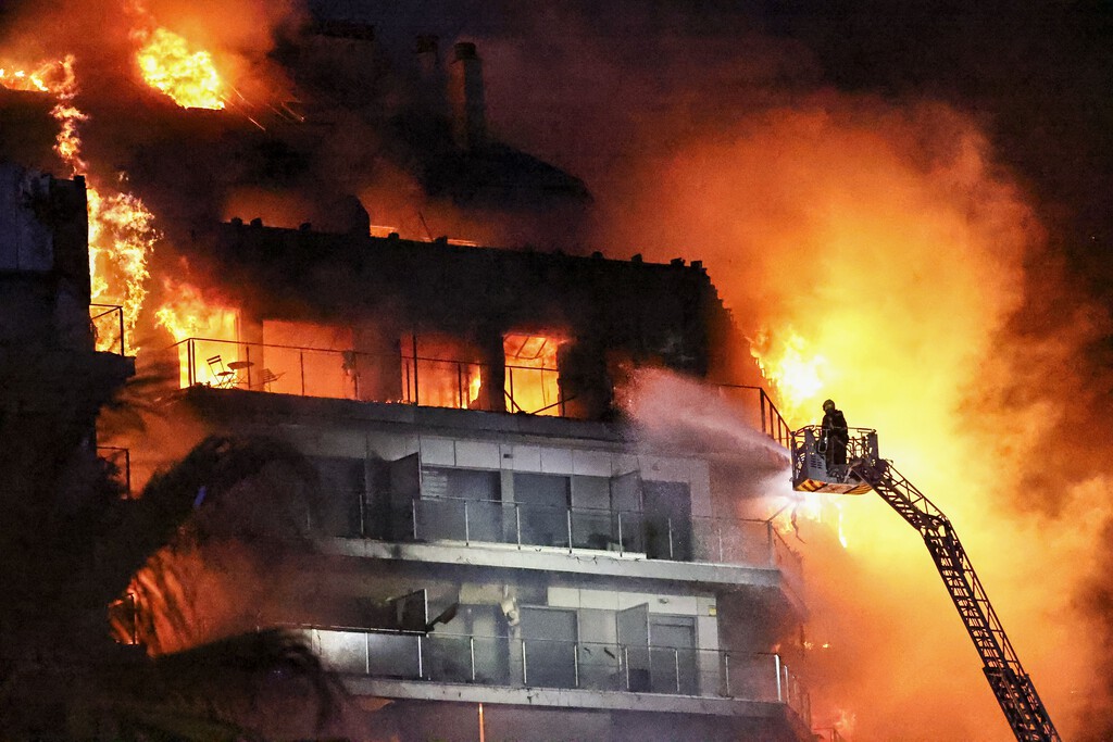 Aprendemos a base de catástrofes: a cada incendio como el de Valencia siempre le han seguido regulaciones más estrictas 