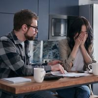 Los estadounidenses están perdiendo poder adquisitivo: la mayoría ya no puede tener ni "una calidad de vida mínima", según investigadores    
