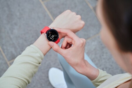 Samsung ya puede medir tu índice de masa corporal desde la muñeca: así funciona el sensor BioActivo de los Galaxy Watch4