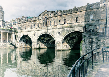 Puente habitado Bath