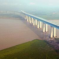 China ha construido un megapuente de 1.800 km. Su objetivo: que su industria no se pare por culpa de las inundaciones de arena