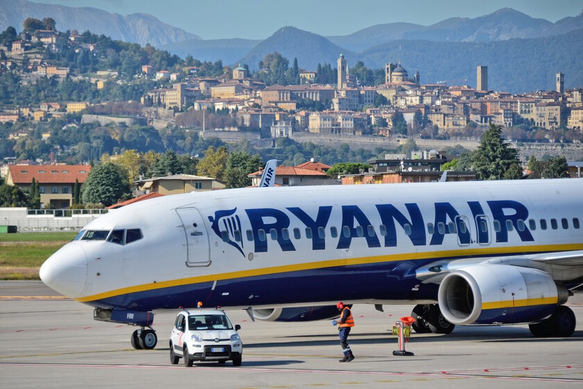 Estas son las medidas del equipaje de mano según la web de Ryanair. Están cobrando incluso si las cumples