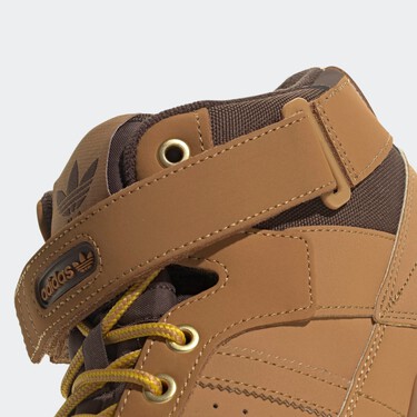 Parecen de Timberland, pero en realidad estas zapatillas de Adidas que quedan bien con todos tus looks ahora cuestan menos de la mitad 