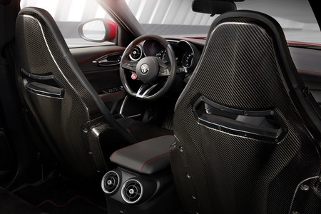 Alfa Romeo Giulia Quadrifoglio Int3