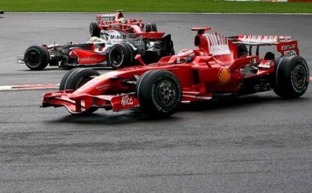 Lewis Hamilton se impone en un épico final de carrera en Spa