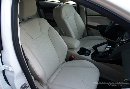 Ford Focus eléctrico toma de contacto en Dearborn (interior) 14