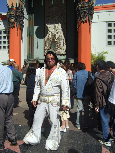 Elvis (decadente) en el Paseo