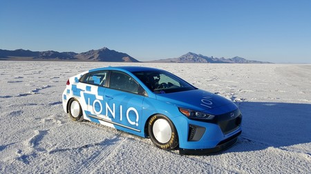 El Hyundai IONIQ visita Bonneville para batir el récord de velocidad híbrido