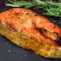 "Para conseguir un pescado perfecto, no engrases la sartén con aceite, engrasa un trozo de papel para hornear", sugieren los cocineros 