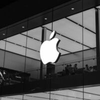 Apple pesca en Google y ficha a expertos en inteligencia artificial para su laboratorio secreto de Zúrich