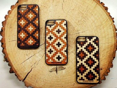 Da un toque tribal a tu smartphone con estas fundas de Woodchuck