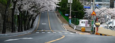 El sistema de peajes de Japón colapsó durante 38 horas. Decidieron subir las barreras y pidieron a la gente que pagara después. Lo hicieron
