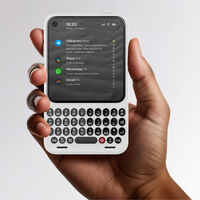 Todavía hay quien se empeña en resucitar el teclado y el jack: así es el móvil que los trae de vuelta con aroma a BlackBerry