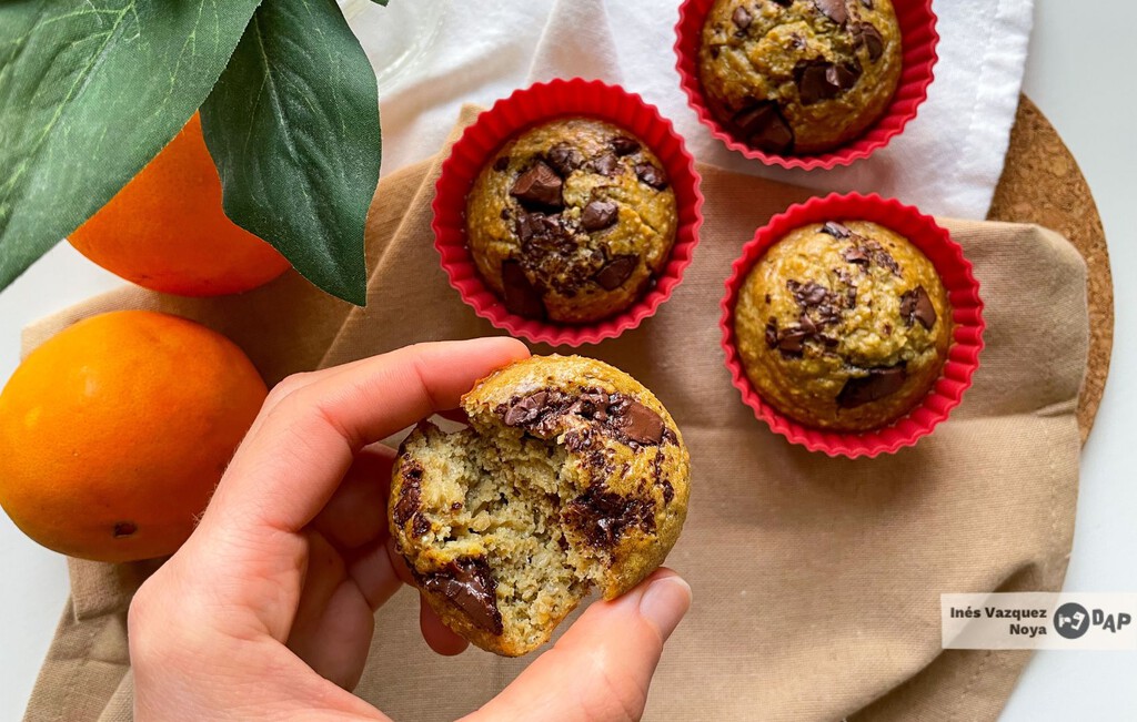 Muffins de avena y naranja en la batidora, una receta ideal para un desayuno cítrico