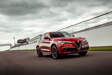 Alfa Romeo Stelvio Quadrifoglio rompe tres récords de vuelta en tres días