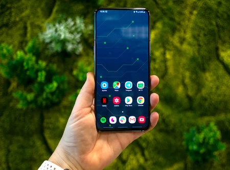 Samsung Galaxy A80, con cámara reversible, más barato que nunca en Amazon: 534 euros