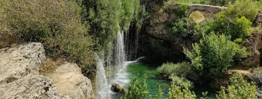 Este pueblo de 48 habitantes esconde el secreto mejor guardado de Aragón: una piscina natural con cascadas impresionantes en la que te puedes bañar 