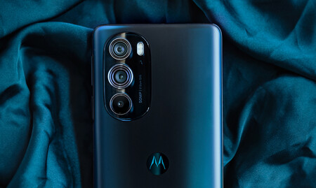 Motorola Edge 30 Pro: selfies de 60 MP, carga ultrarrápida y lo último de Qualcomm para colarse en la gama más premium