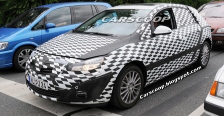 Fotos espía del Opel Astra 2010