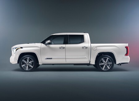Toyota Tundra Capstone 2022 1600 02