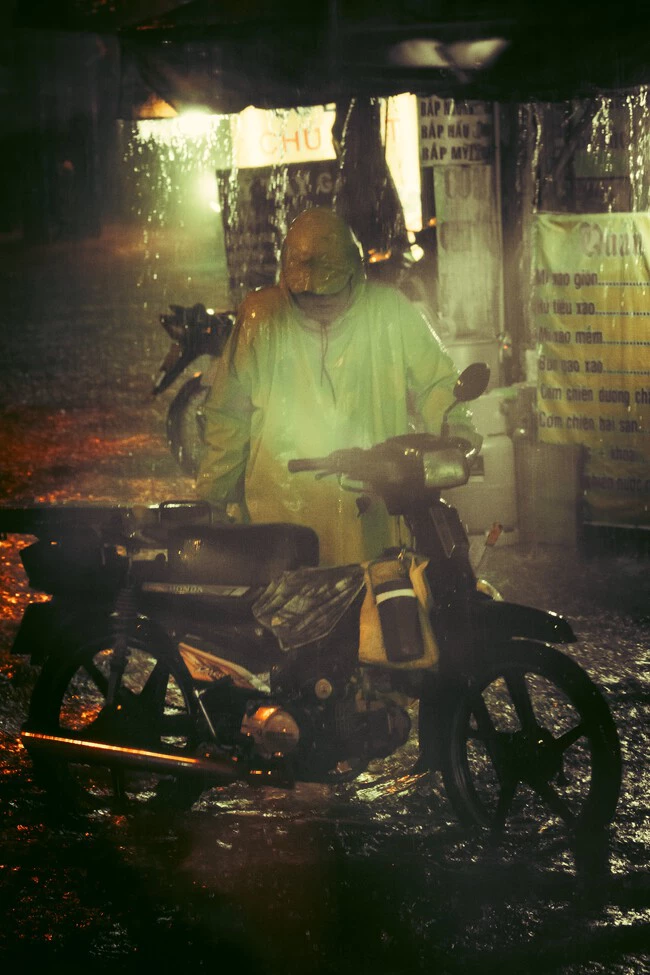 Free Photo Of Hombre Calle Tiempo Tormenta