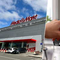 MediaMarkt liquida hoy esta cafetera con molinillo integrado para disfrutar de un café como el del bar sin salir de casa 