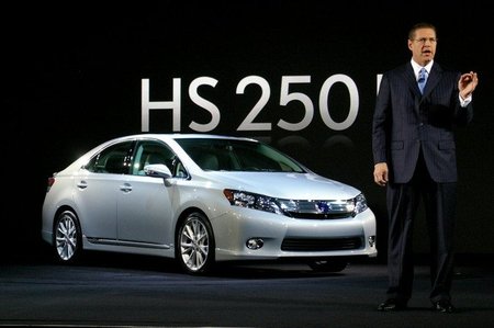 El Lexus HS 250h peligra