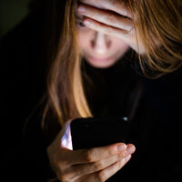 A nova epidemia brasileira não está nas ruas: os golpes digitais já atingem 56 milhões de pessoas — e o crime físico ficou para trás