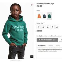 H&M acusada de racismo por la leyenda en una de sus sudaderas vestida por un niño negro