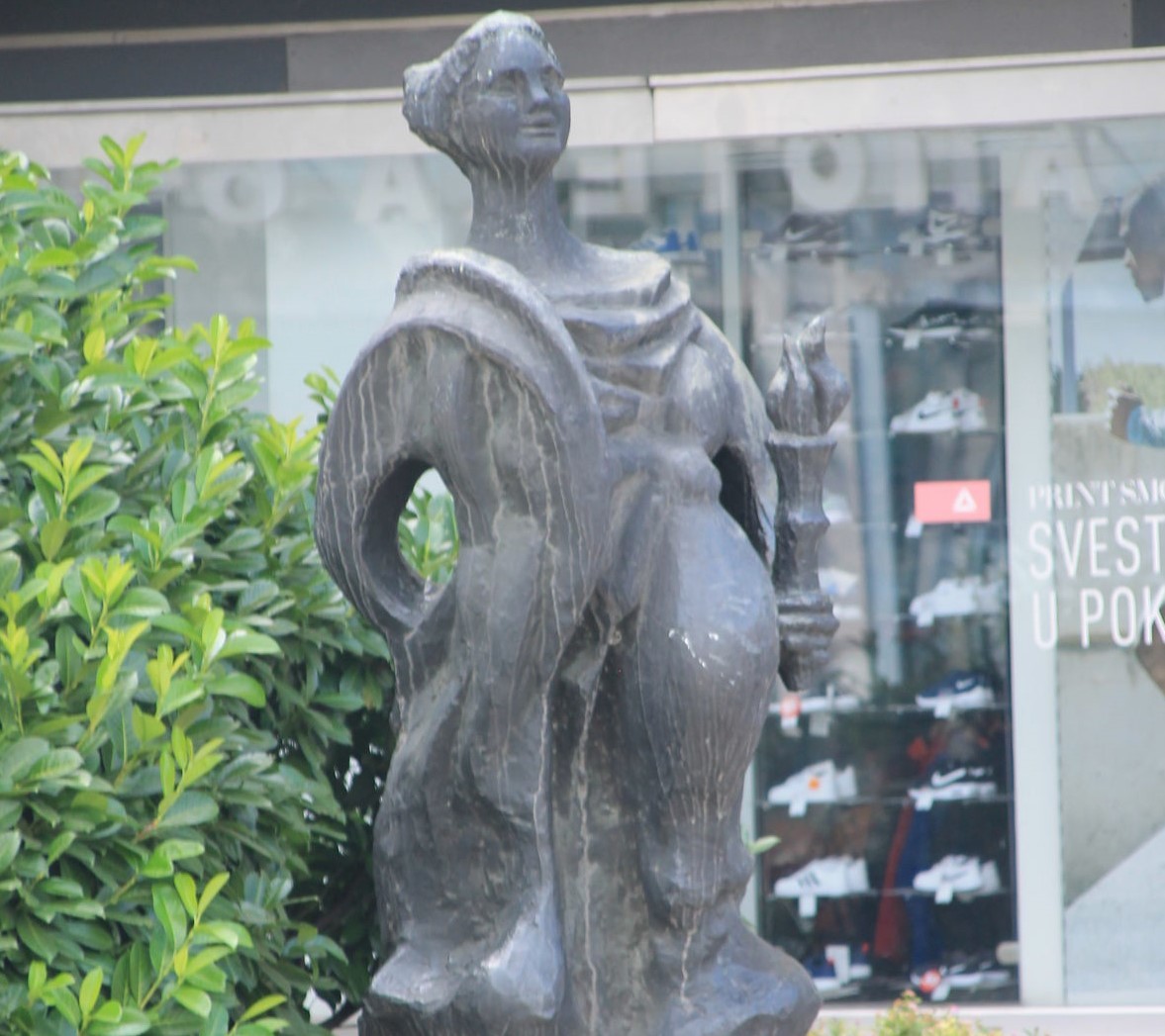 Esta estatua en Serbia no está embarazada: homenajea la primera carrera de relevos