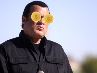 314.000 dólares de multa a Steven Seagal tras promocionar una criptomoneda sin revelar que le habían pagado por ello