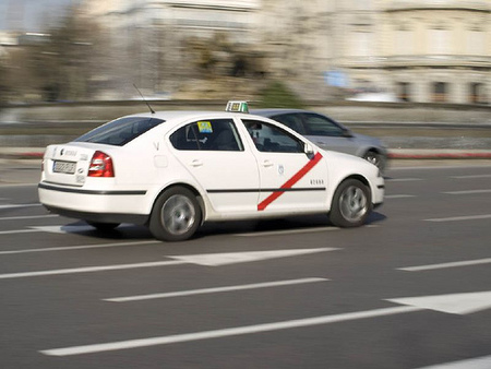 La Ley Omnibus ha cedido a las presiones de los taxistas