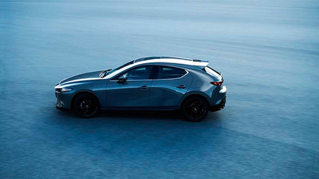 Mazda presentará un techo rígido para el MX-5 y un kit aerodinámico para el Mazda3 en el Tokyo Auto Salon