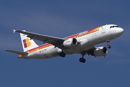 ¿Por qué no pasamos frío en un avión a 12.000 metros de altura?
