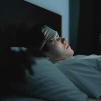 Pelo bem da sua saúde elimine estes 10 costumes noturnos — a ciência revela como eles estão arruinando o seu descanso 