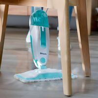 Shark lanza en México su trapeador de vapor barato que limpia y desinfecta sin químicos