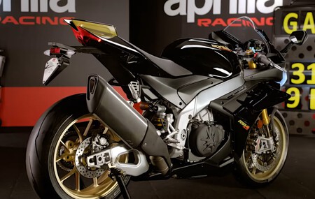 Aprilia Rsv4 Factoru Ultra Black 2022 005