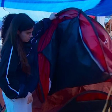 La acampada de Sol frustra definitivamente los planes de Ayuso con la Hispanidad