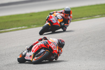 Marc Márquez rescata el viejo valor de la fidelidad y pasa de la moda de ganar con varias marcas en MotoGP