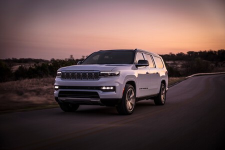 Jeep Wagoneer L y Grand Wagoneer L 2023 estrenan los nuevos motores Hurricane y crecen aún más en dimensiones