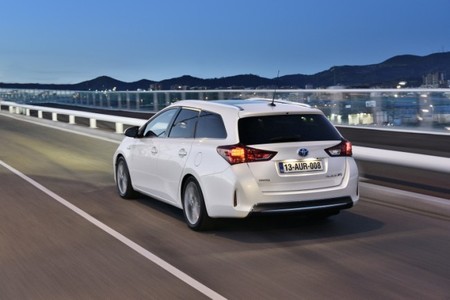 Toyota Auris TS trasera