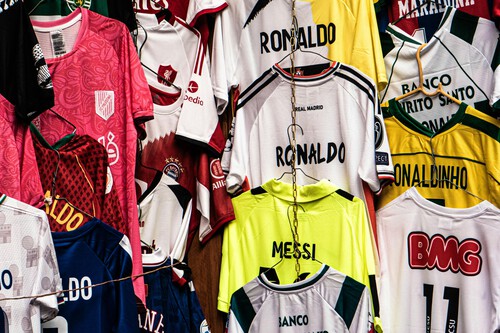 España, Brasil, Italia: todas las camisetas que necesitas para el Mundial 2026, ahora por menos de 10 euros 