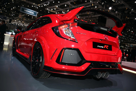 El Honda Civic Type R suena tan fiero como lo pintan, y este vídeo lo demuestra (un poquito)