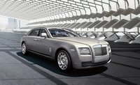 Rolls-Royce es optimista, cada vez hay más súper ricos