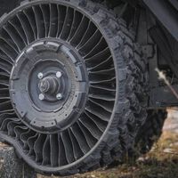 Michelín ha creado llantas que no se ponchan: son indestructibles. Pero hay un problema: no se los puedes poner a tu coche 