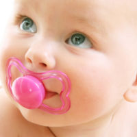 El uso prolongado del chupete, relacionado con problemas en el desarollo del habla 